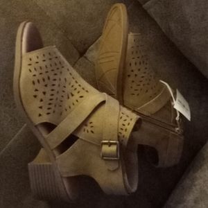 Justice Shoes Size 5